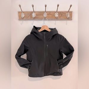 Size 2 Lululemon waterproof jacket with velvet lining